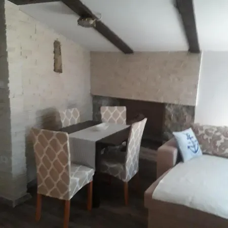 Apartment Apartma Skarpena *